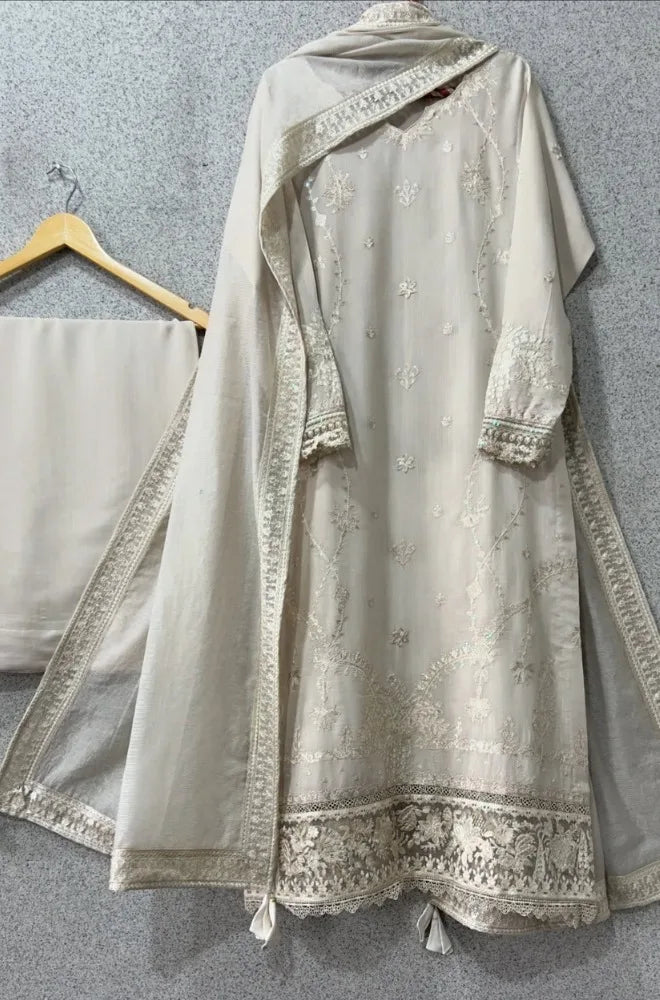 Zarqash - 3PC Lawn Embroidered Shirt With Organza Embroidered  Dupatta and Trouser - SS0971