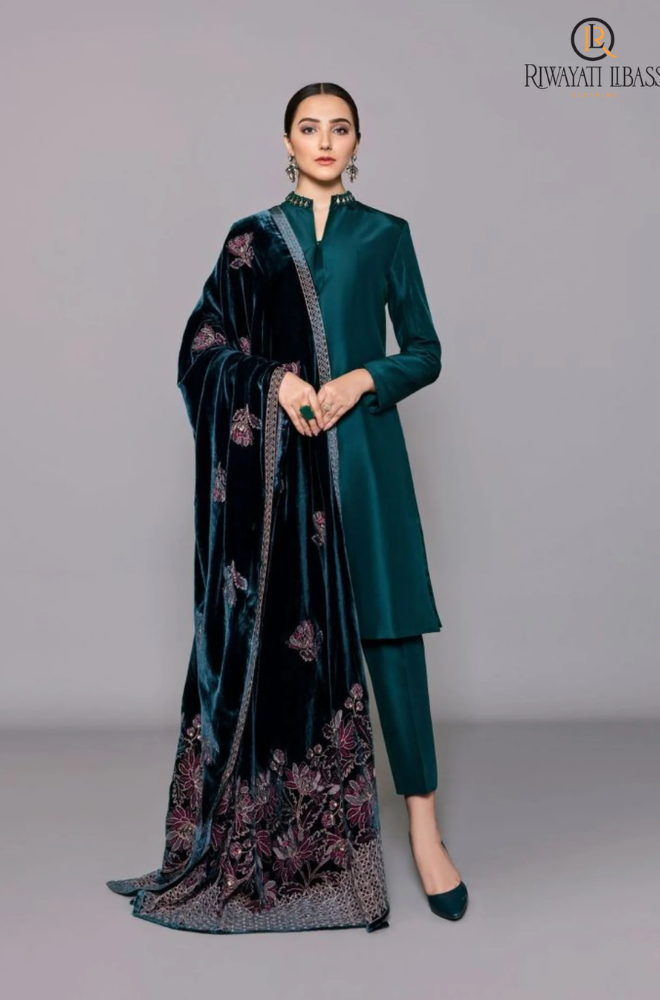 Bareeze -Winter 3PC Velvet Embroidered Suit - SS0569
