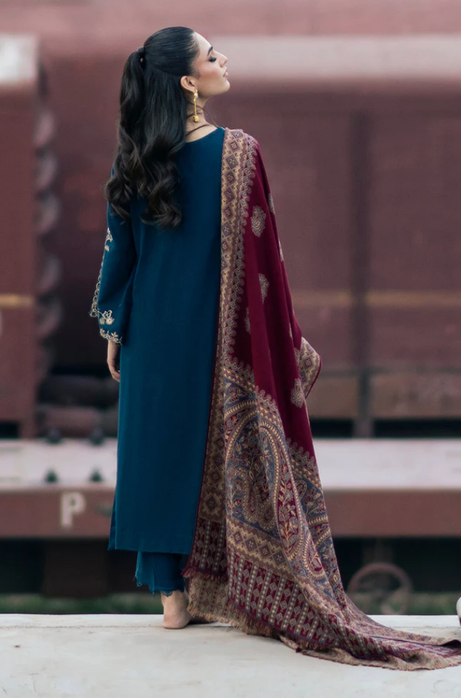 IZEL - Winter 3PC Dhanak Embroidered Suit - SS0481