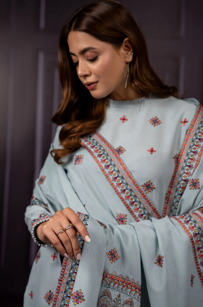 Kayseria - Winter 3PC Dhanak Embroidered Suit - SS0458