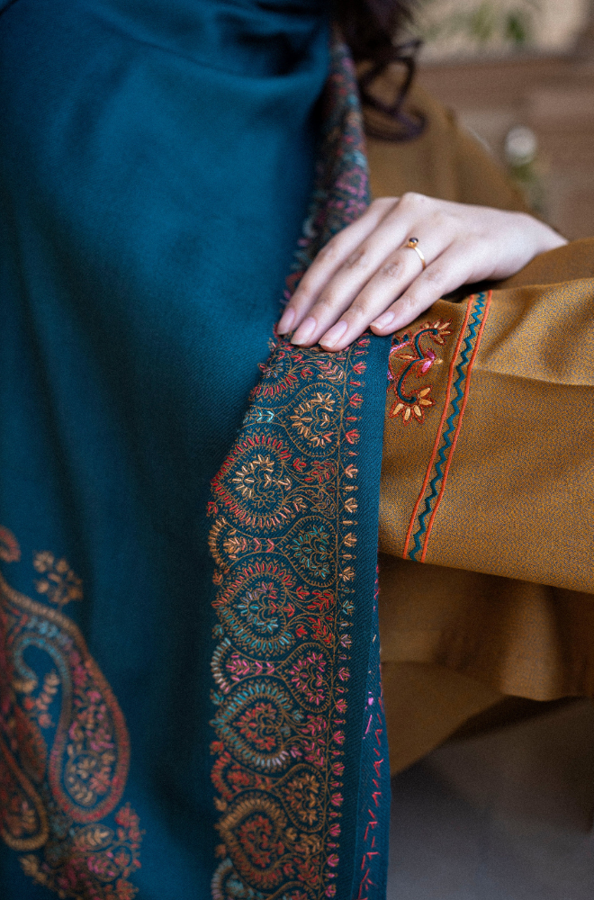 Asling - Winter 3PC Dhanak Embroidered Suit - SS0410