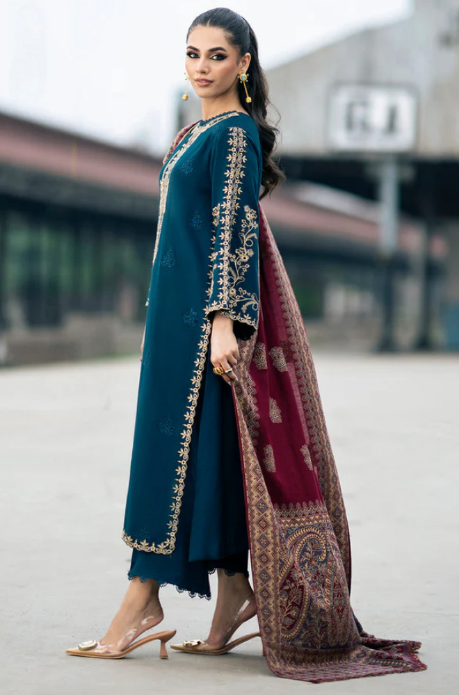 IZEL - Winter 3PC Dhanak Embroidered Suit - SS0481