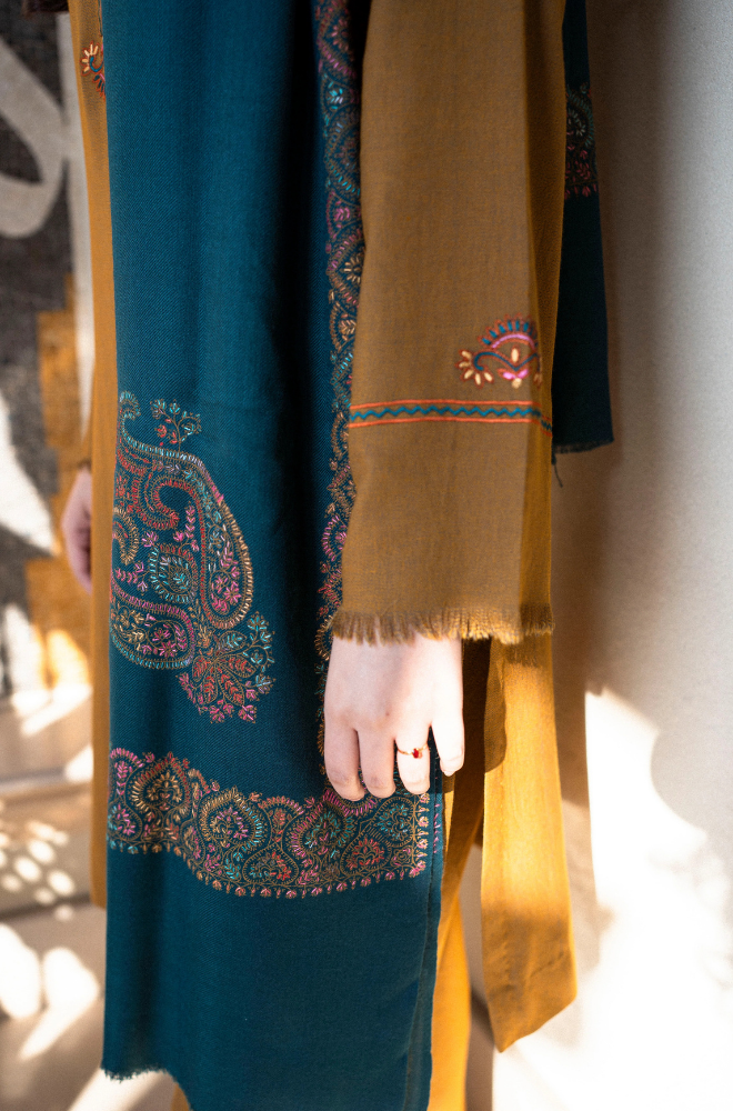 Asling - Winter 3PC Dhanak Embroidered Suit - SS0410