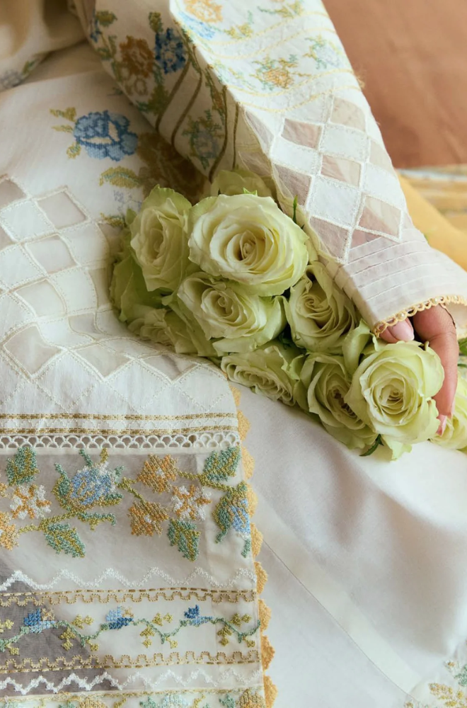 Coco by Zara Shahjahan- Winter 3PC Dhanak Embroidered Suit - SS0428