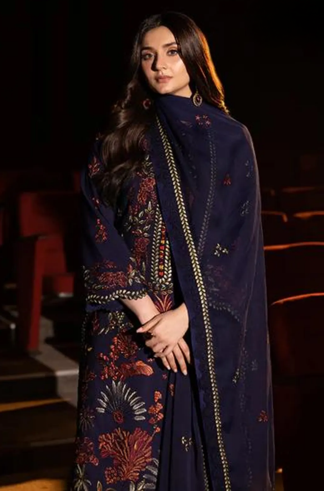 ASIM JOFA - Winter 3PC Dhanak Embroidered Suit - SS0483