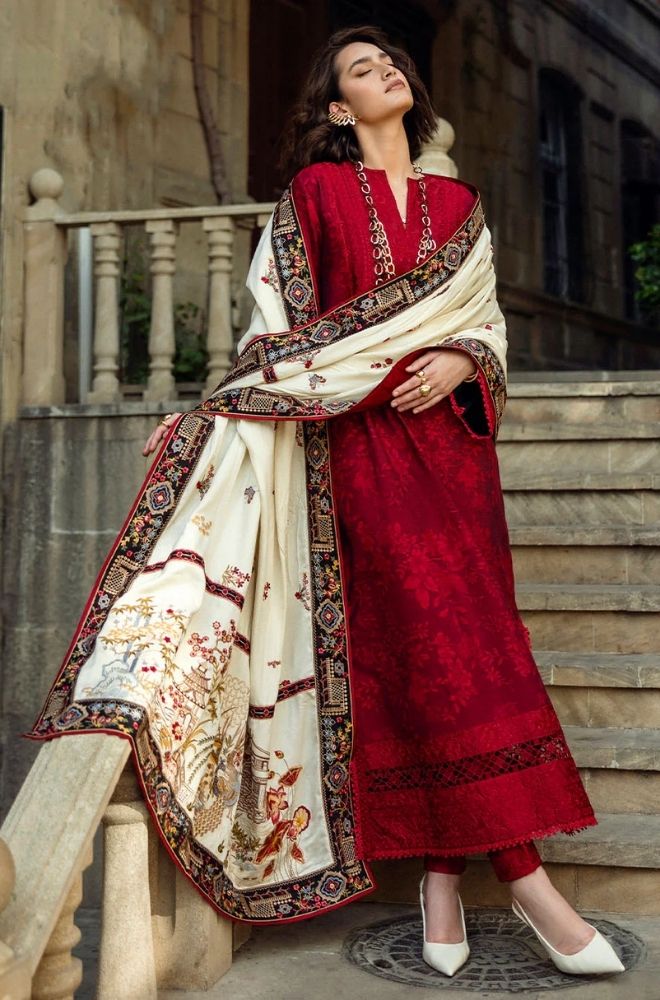 Bareeze- Winter 3PC Dhanak Embroidered Suit - SS0471