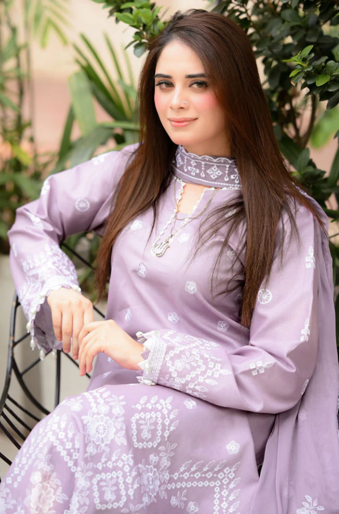Sobia Nazir - Lawn Embroidered Suit -SSB0315