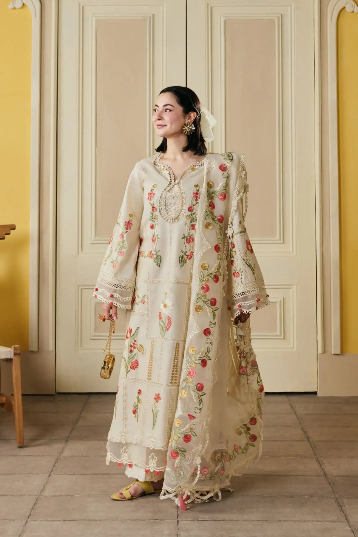 Maryam Hussain - 3PC Lawn Embroidered Shirt With Organza Embroidered Dupatta and Trouser - SS0826
