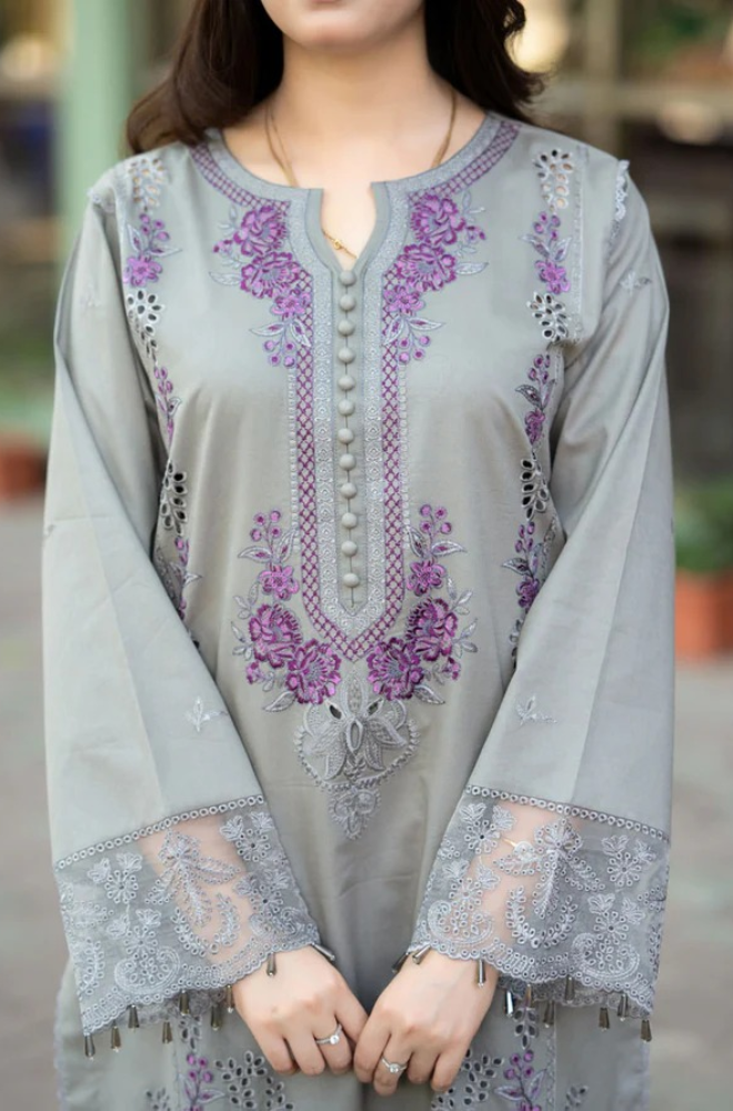 Mushq - Winter 3PC Dhanak ChickenKari Embroidered Suit- SS0289