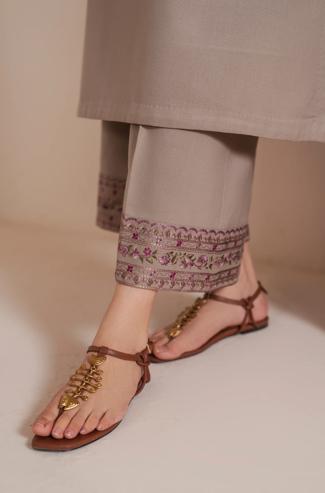 Garnet - Winter 3PC Dhanak Embroidered Suit - SS0232