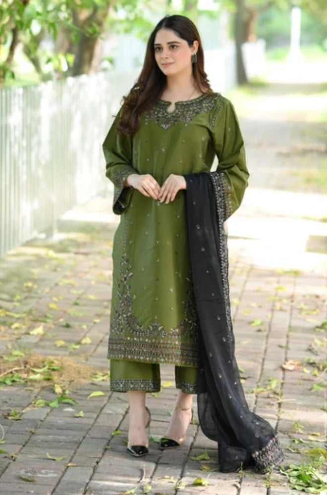 Batik - 3PC Dhanak Embroidered Shirt With Chiffon Embroidered Dupatta and Trouser - SS01057