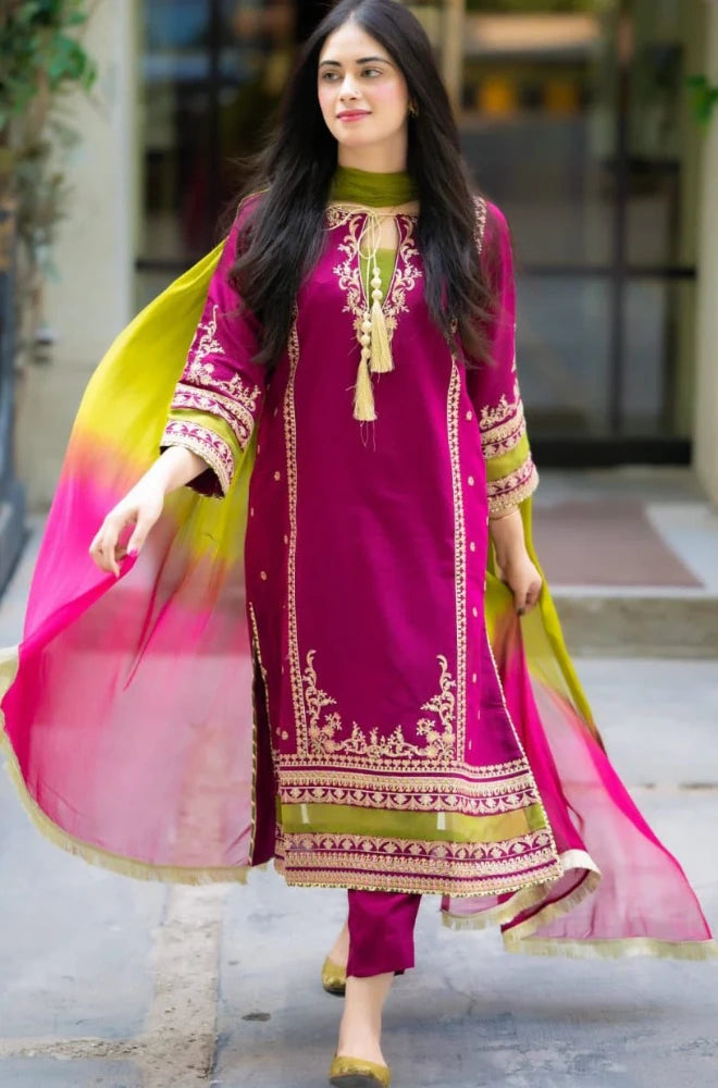 Omal By Komal -3PC Lawn Embroidered Shirt with Chiffon Printed Dupatta and Trouser  - SC0003